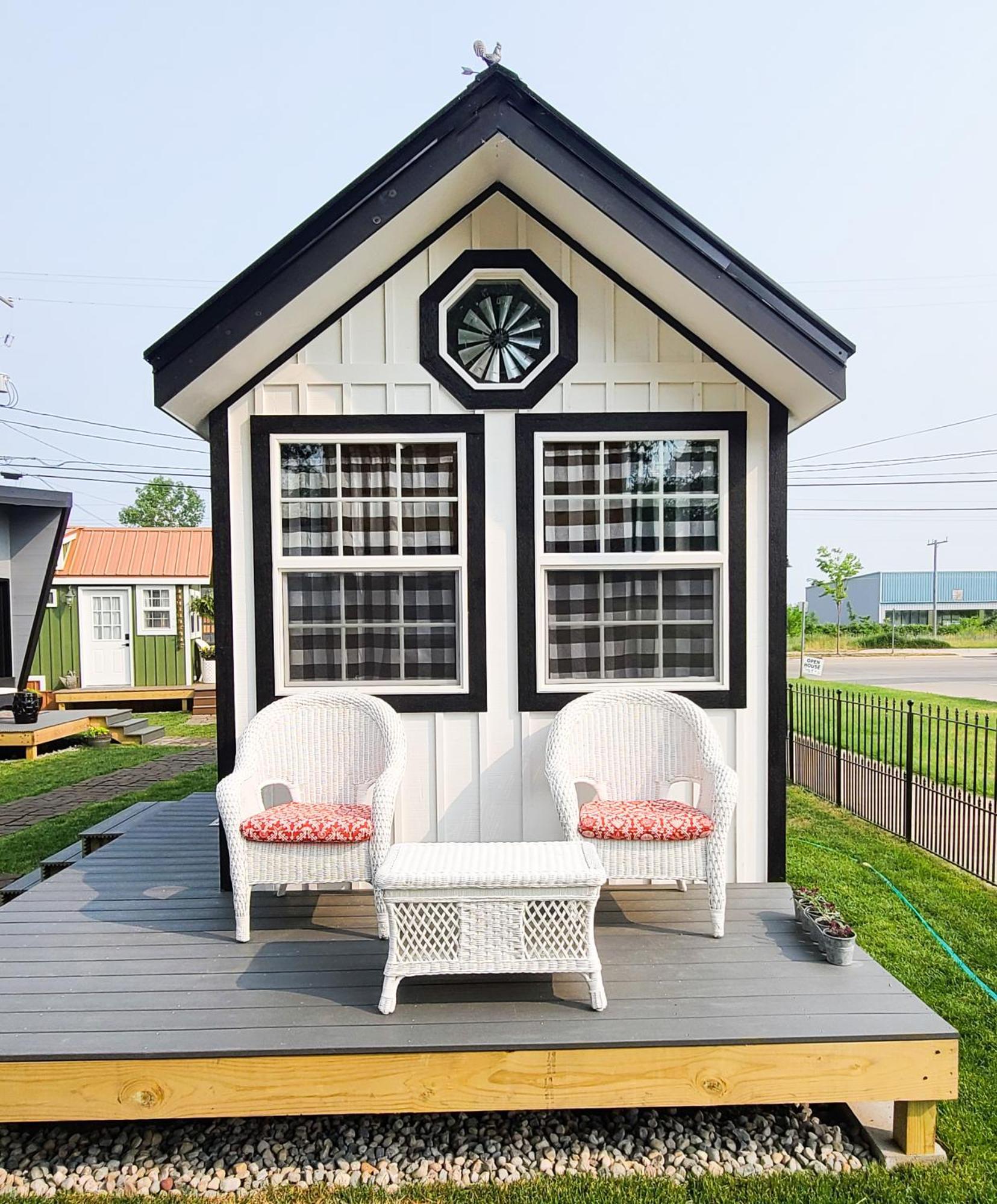 Tiny Digs Lakeshore - Tiny House Lodging Muskegon Exterior photo